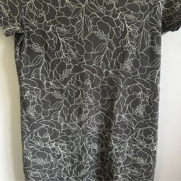 Duluth Short Sleeve Dress | V-Neck Midi Length Gray White Cotton Spandex Size S - Picture 6 of 8